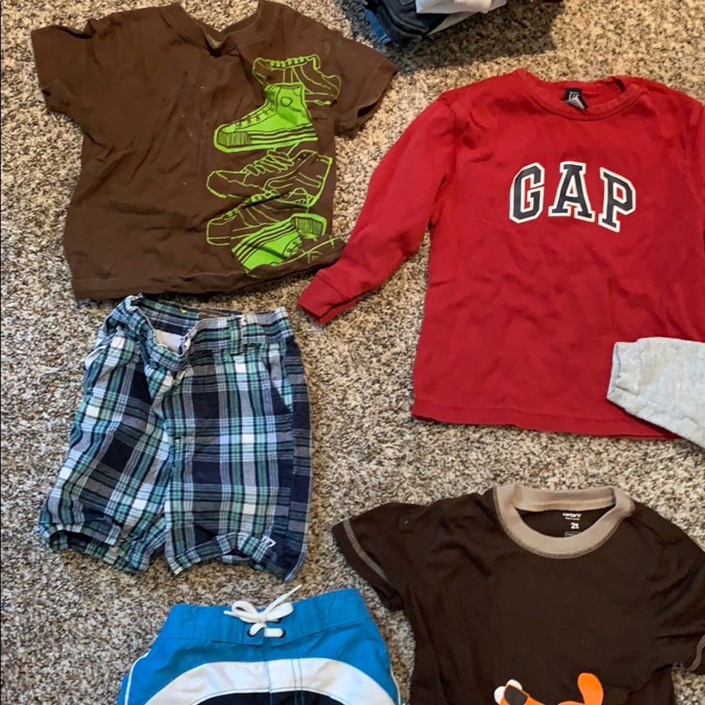 2T bundle of clothing
